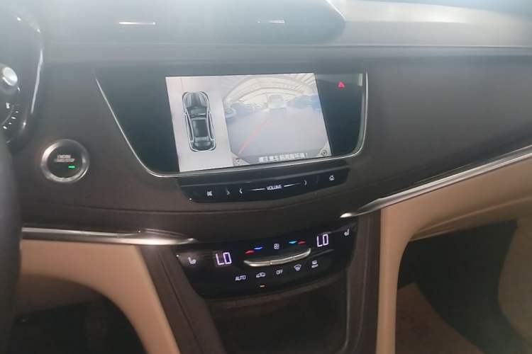 Used Cadillac XT5 2017 Anniversary Edition 28T Four-Wheel Drive Tech Model Audio And AC Panel