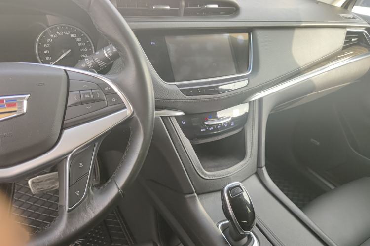 Used Cadillac XT5 2017 Anniversary Edition 28T Four-Wheel Drive Luxury Model Audio And AC Panel