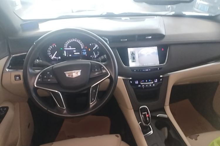 Used Cadillac XT5 2017 Anniversary Edition 28T Four-Wheel Drive Tech Model Center Console
