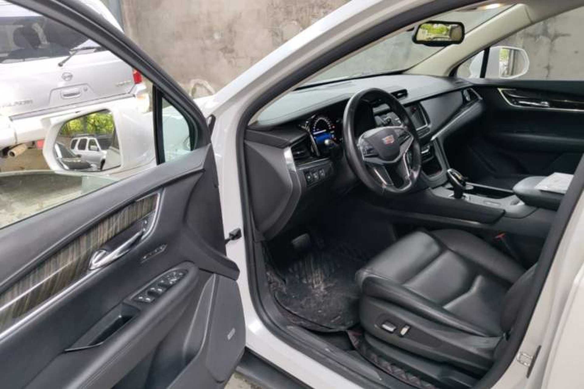 Used Cadillac XT5 2017 Anniversary Edition 25T Luxury Model Driver Seat