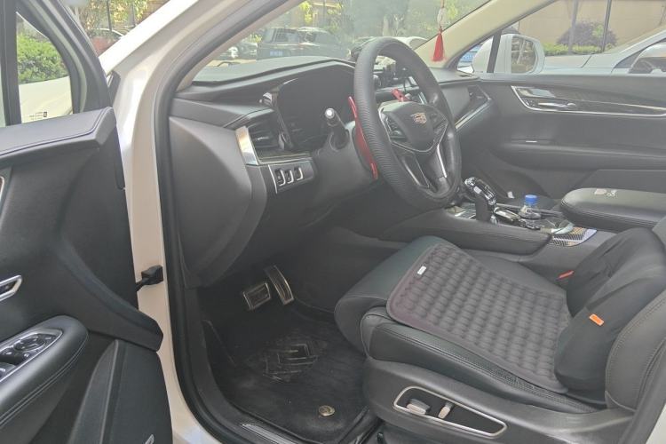 Used Cadillac XT5 2017 Anniversary Edition 25T Luxury Model Driver Seat