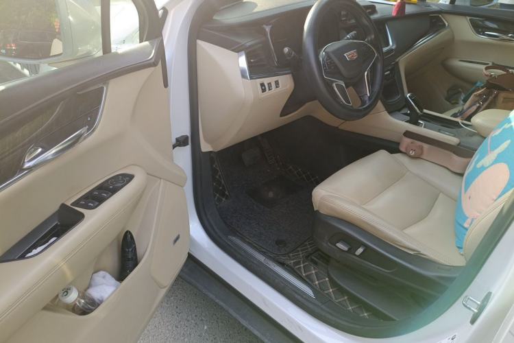 Used Cadillac XT5 2017 Anniversary Edition 25T Tech Model Driver Seat