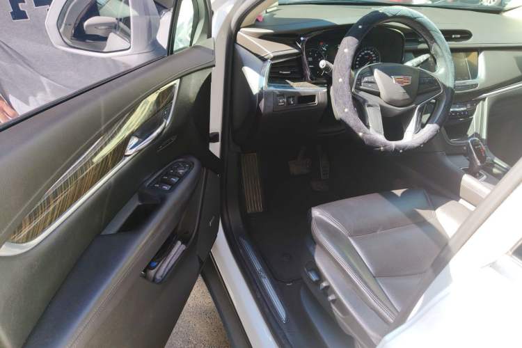Used Cadillac XT5 2017 Anniversary Edition 28T Four-Wheel Drive Luxury Model Driver Seat