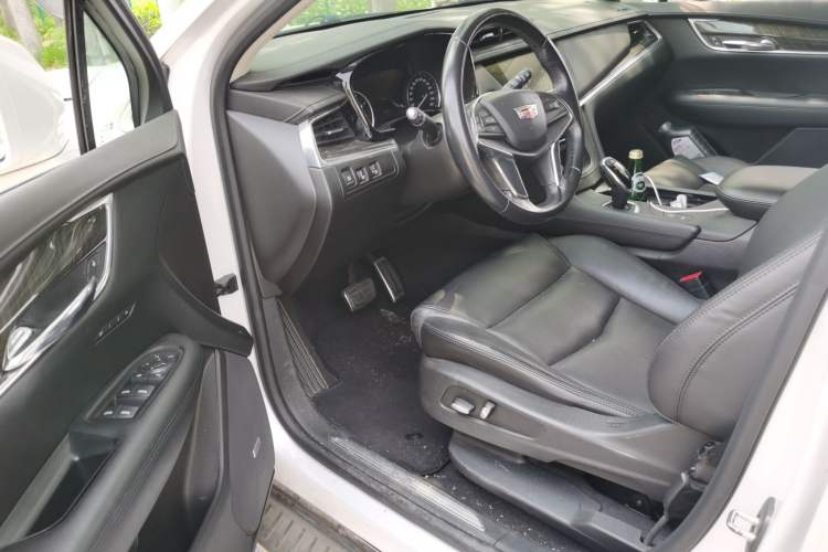 Used Cadillac XT5 2017 Anniversary Edition 25T Luxury Model Driver Seat