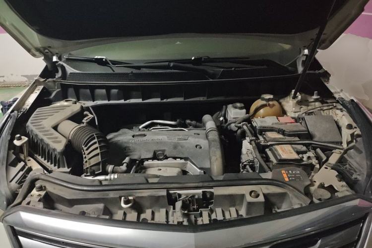 Used Cadillac XT5 2017 Anniversary Edition 25T Luxury Model Engine Bay