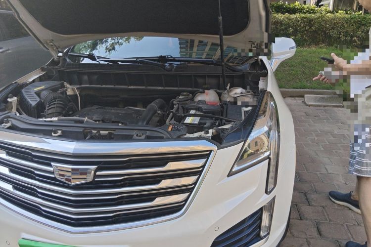 Used Cadillac XT5 2017 Anniversary Edition 25T Luxury Model Engine Bay Left