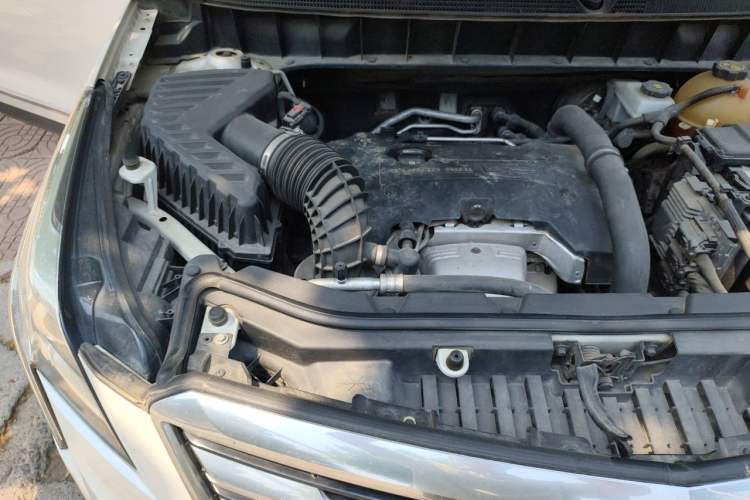 Used Cadillac XT5 2017 Anniversary Edition 25T Luxury Model Engine Bay Right