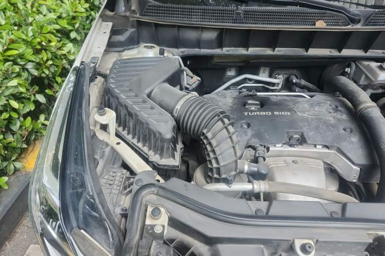 Used Cadillac XT5 2017 Anniversary Edition 28T Four-Wheel Drive Luxury Model Engine Bay Right