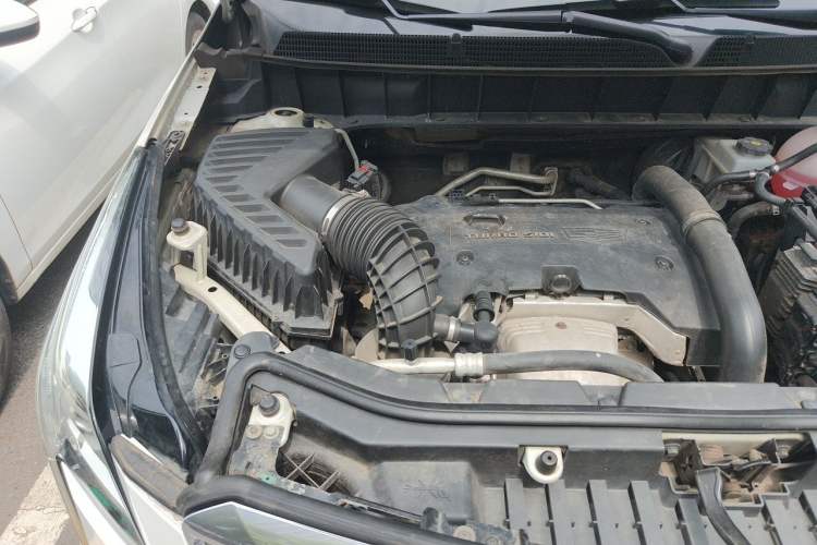 Used Cadillac XT5 2017 Anniversary Edition 25T Luxury Model Engine Bay Right