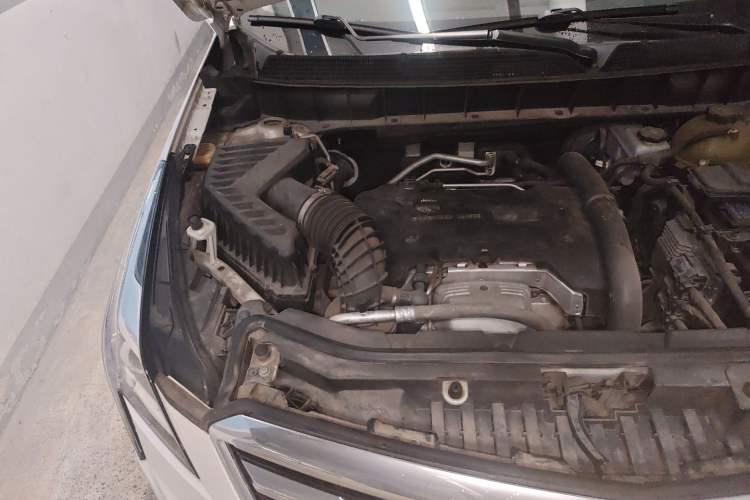 Used Cadillac XT5 2017 Anniversary Edition 25T Luxury Model Engine Bay Right
