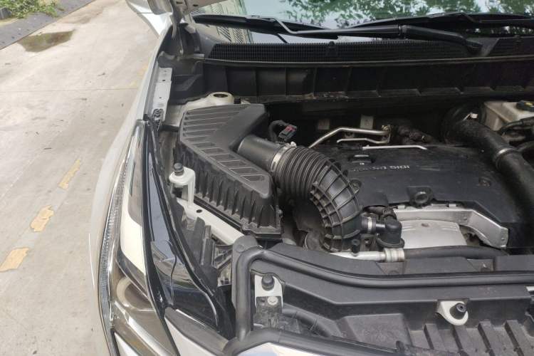 Used Cadillac XT5 2017 Anniversary Edition 25T Luxury Model Engine Bay Right