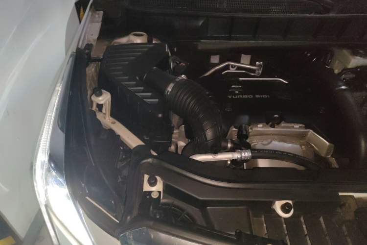 Used Cadillac XT5 2017 Anniversary Edition 25T Luxury Model Engine Bay Right