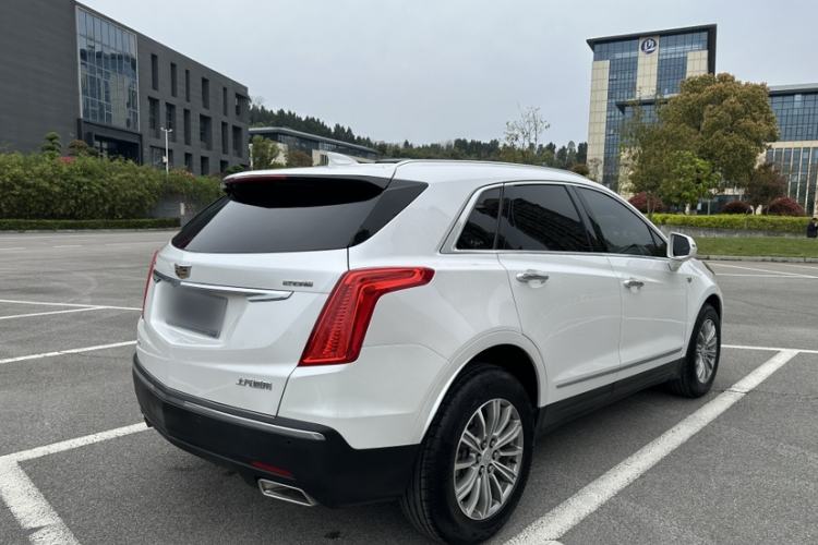 Used Cadillac XT5 2017 Anniversary Edition 28T Four-Wheel Drive Luxury Model Exterior 1
