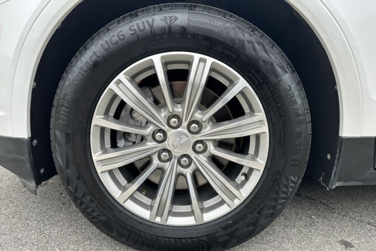 Used Cadillac XT5 2017 Anniversary Edition 28T Four-Wheel Drive Luxury Model Exterior 2