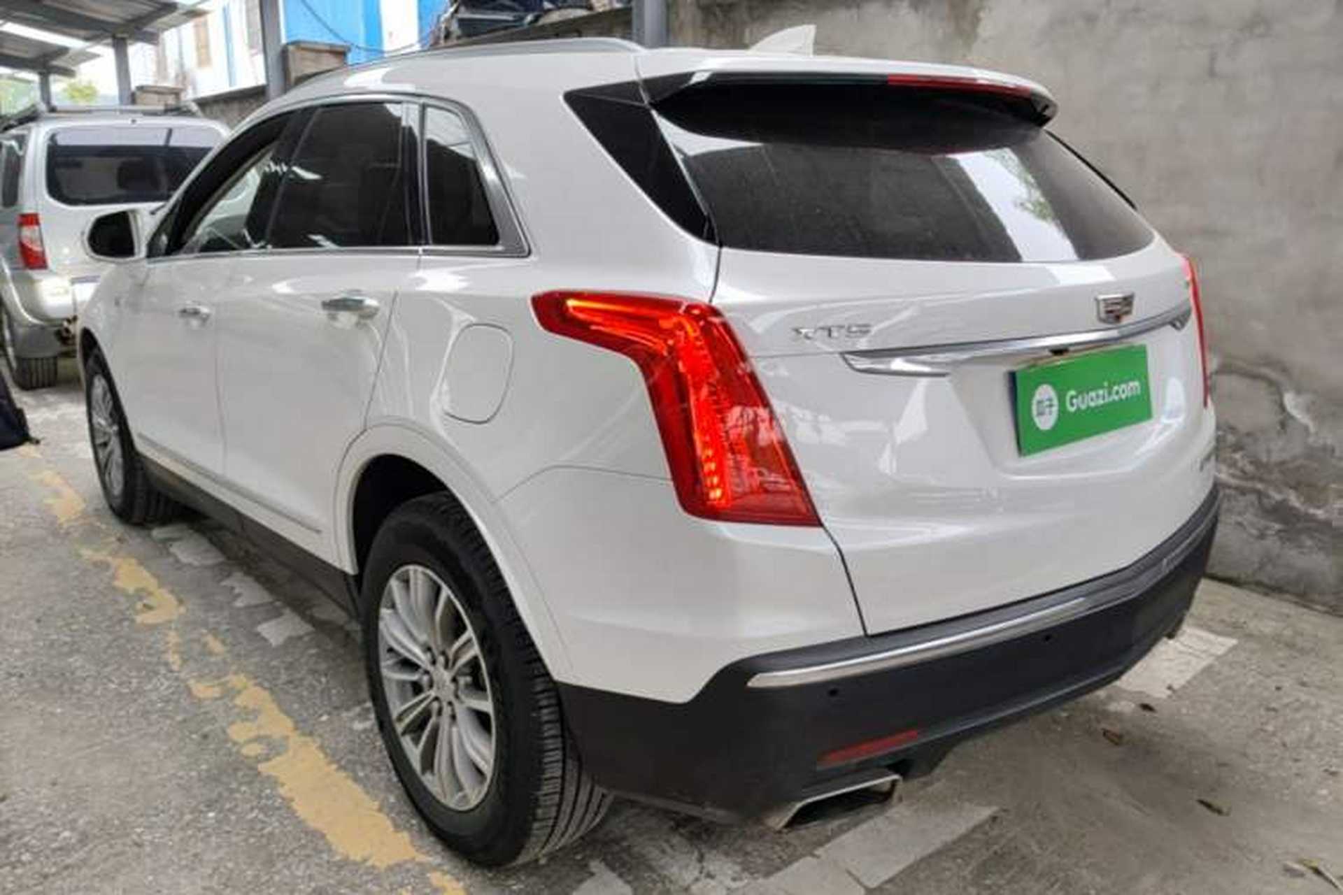 Used Cadillac XT5 2017 Anniversary Edition 25T Luxury Model Exterior 2
