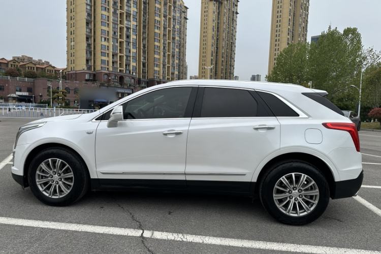 Used Cadillac XT5 2017 Anniversary Edition 28T Four-Wheel Drive Luxury Model Exterior 5