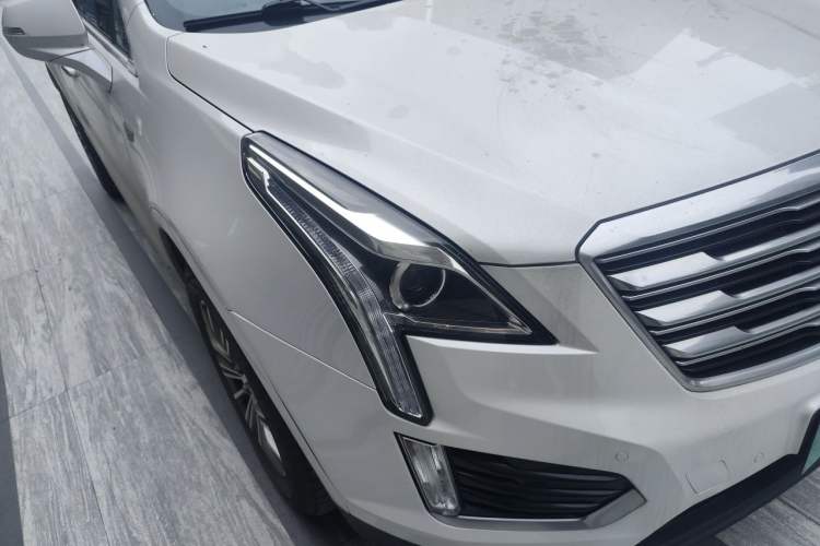 Used Cadillac XT5 2017 Anniversary Edition 25T Luxury Model Exterior 6