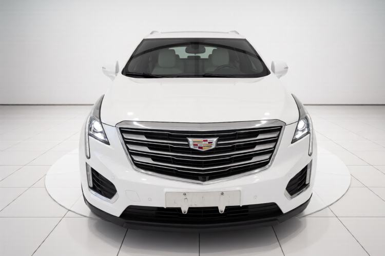 Used Cadillac XT5 2017 Anniversary Edition 28T Four-Wheel Drive Tech Model Front