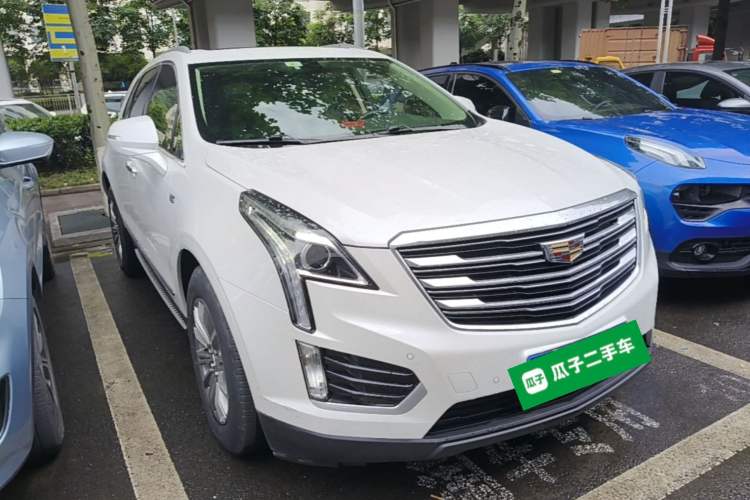 Used Cadillac XT5 2017 Anniversary Edition 25T Luxury Model Front Right 45 Deg