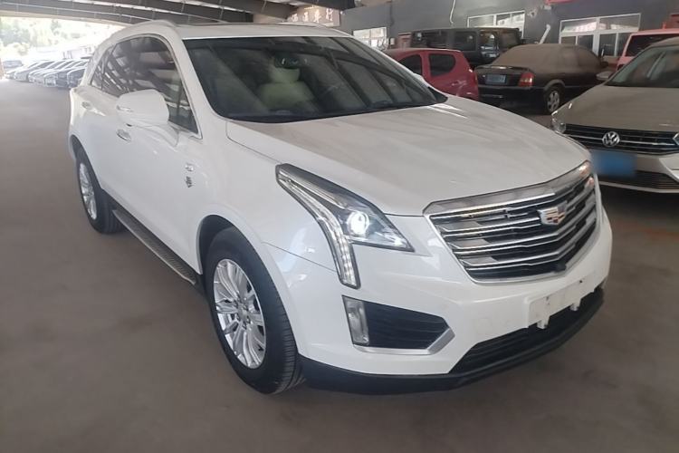 Used Cadillac XT5 2017 Anniversary Edition 28T Four-Wheel Drive Tech Model Front Right 45 Deg