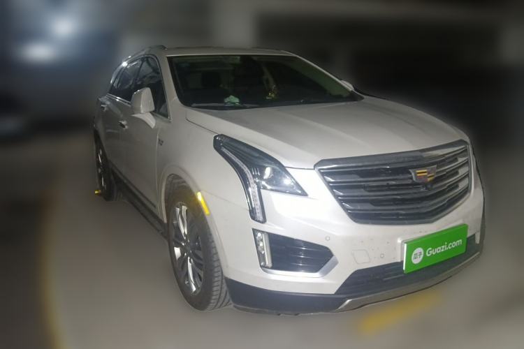 Used Cadillac XT5 2017 Anniversary Edition 28T Four-Wheel Drive Luxury Model Front Right 45 Deg