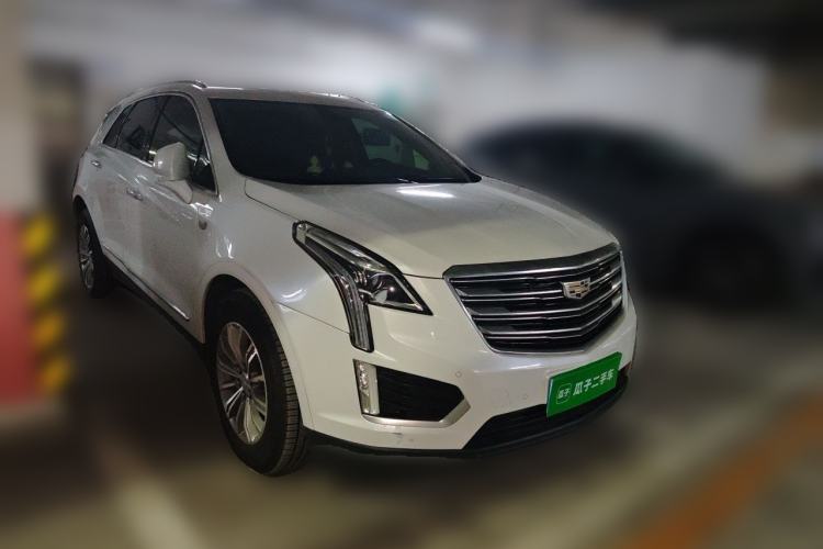 Used Cadillac XT5 2017 Anniversary Edition 28T Four-Wheel Drive Luxury Model Front Right 45 Deg