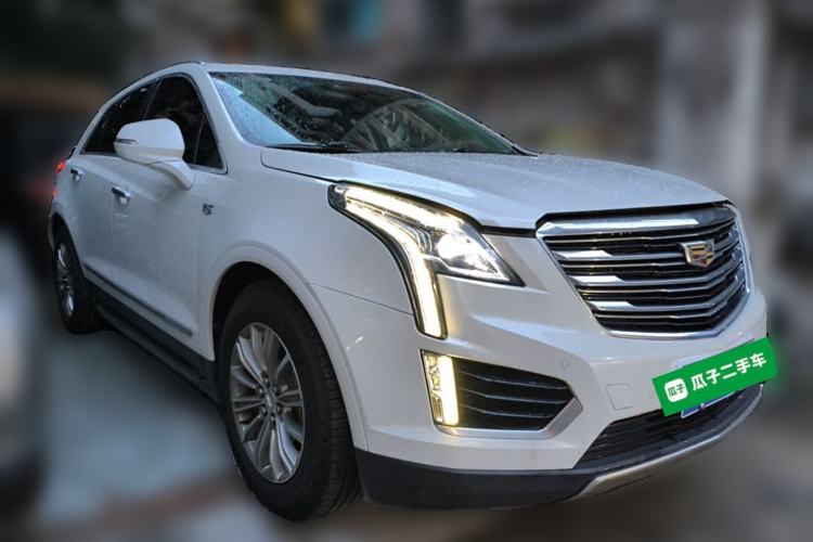 Used Cadillac XT5 2017 Anniversary Edition 28T Four-Wheel Drive Tech Model Front Right 45 Deg