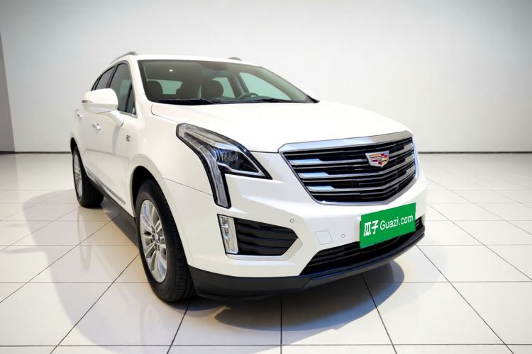 Used Cadillac XT5 2017 Anniversary Edition 28T Four-Wheel Drive Luxury Model Front Right 45 Deg