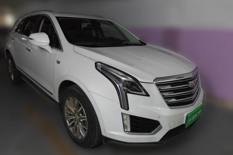 Used Cadillac XT5 2017 Anniversary Edition 28T Four-Wheel Drive Luxury Model Front Right 45 Deg