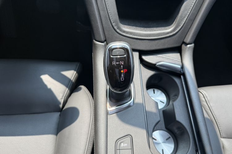 Used Cadillac XT5 2017 Anniversary Edition 28T Four-Wheel Drive Luxury Model Gear Lever