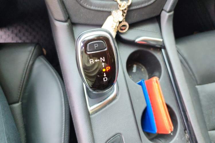Used Cadillac XT5 2017 Anniversary Edition 25T Luxury Model Gear Lever