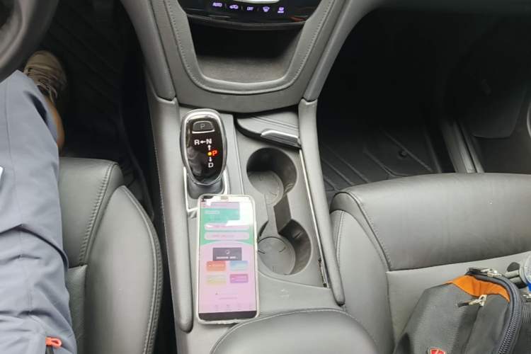 Used Cadillac XT5 2017 Anniversary Edition 25T Luxury Model Gear Lever