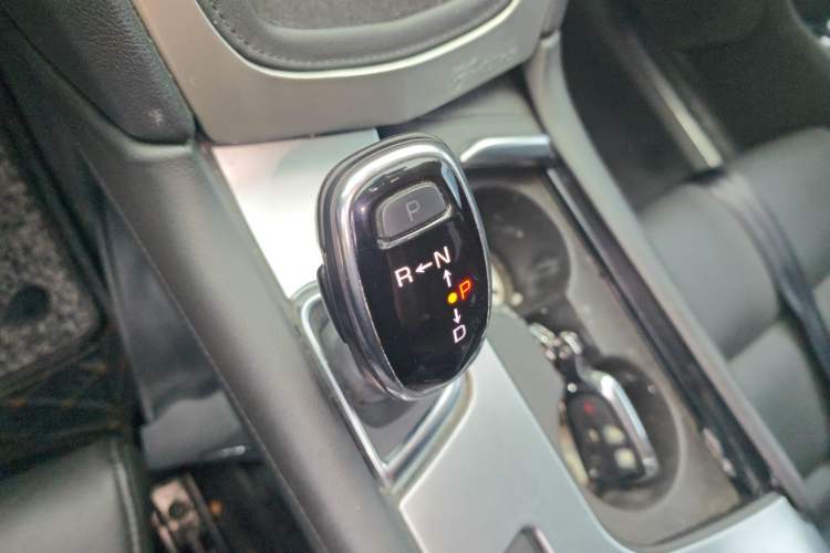 Used Cadillac XT5 2017 Anniversary Edition 28T Four-Wheel Drive Luxury Model Gear Lever