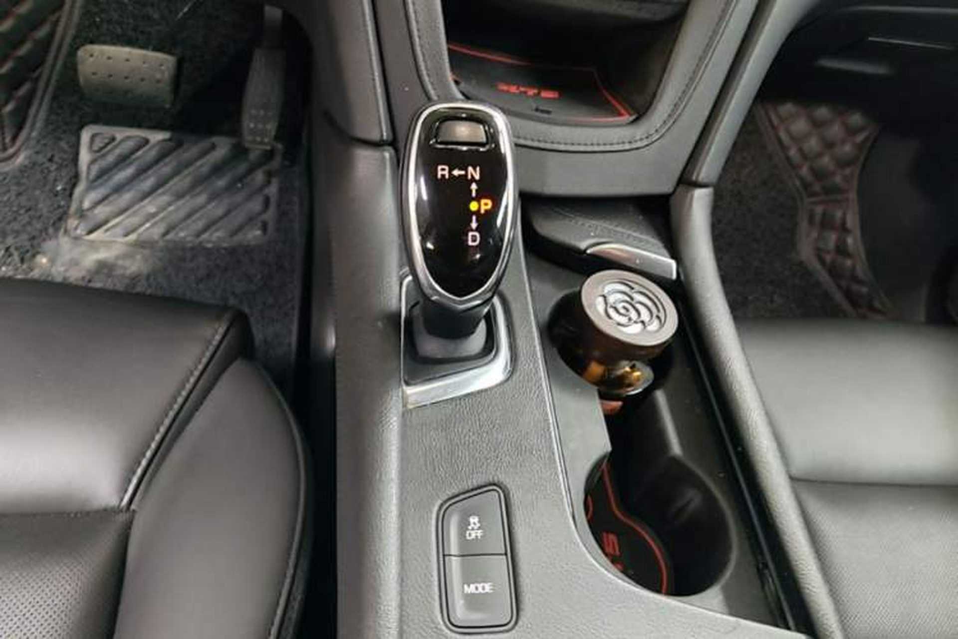 Used Cadillac XT5 2017 Anniversary Edition 25T Luxury Model Gear Lever