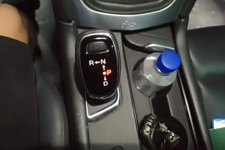 Used Cadillac XT5 2017 Anniversary Edition 25T Luxury Model Gear Lever