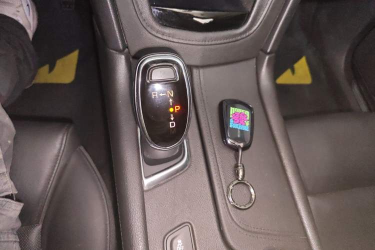Used Cadillac XT5 2017 Anniversary Edition 25T Luxury Model Gear Lever