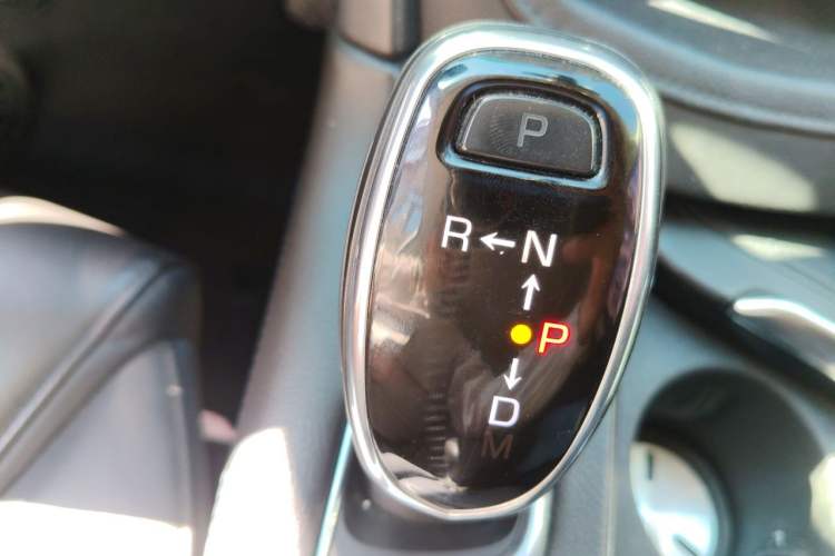 Used Cadillac XT5 2017 Anniversary Edition 28T Four-Wheel Drive Luxury Model Gear Lever