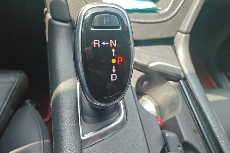 Used Cadillac XT5 2017 Anniversary Edition 28T Four-Wheel Drive Luxury Model Gear Lever