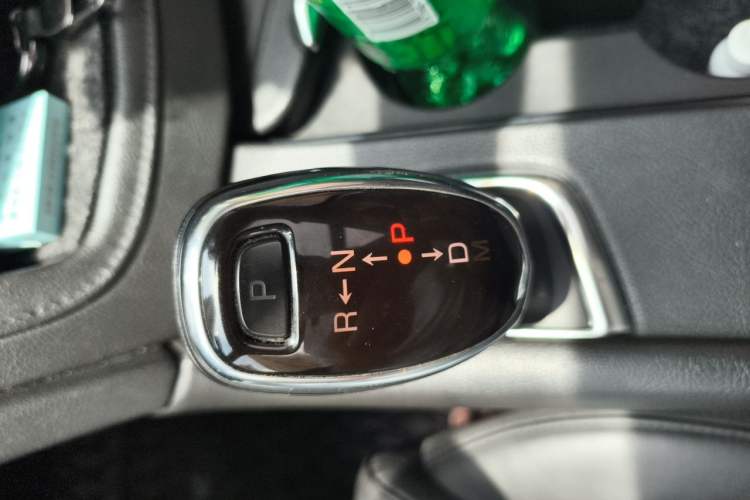 Used Cadillac XT5 2017 Anniversary Edition 25T Luxury Model Gear Lever