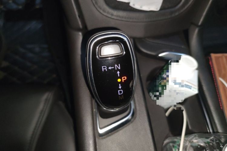 Used Cadillac XT5 2017 Anniversary Edition 25T Luxury Model Gear Lever