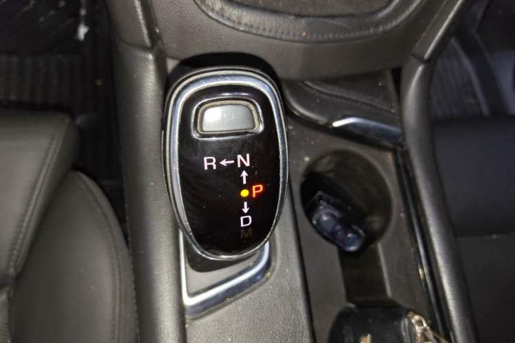 Used Cadillac XT5 2017 Anniversary Edition 28T Four-Wheel Drive Luxury Model Gear Lever