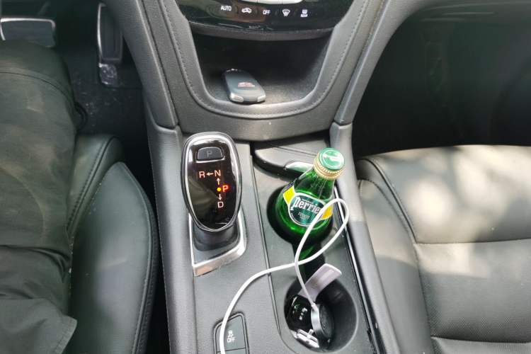 Used Cadillac XT5 2017 Anniversary Edition 25T Luxury Model Gear Lever