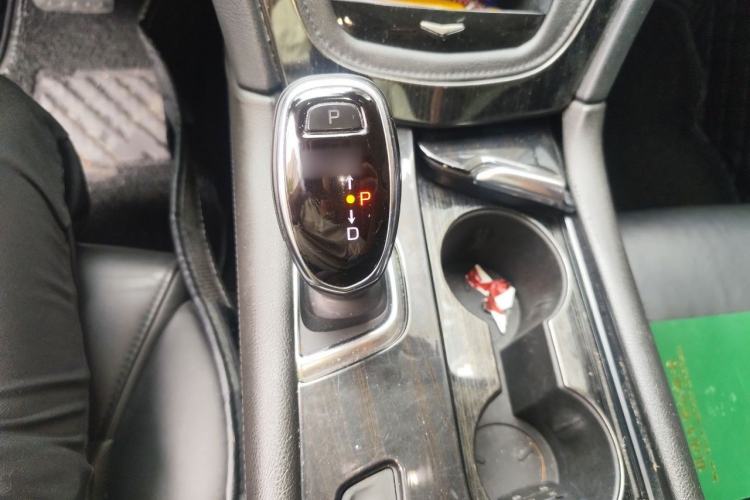 Used Cadillac XT5 2017 Anniversary Edition 25T Luxury Model Gear Lever