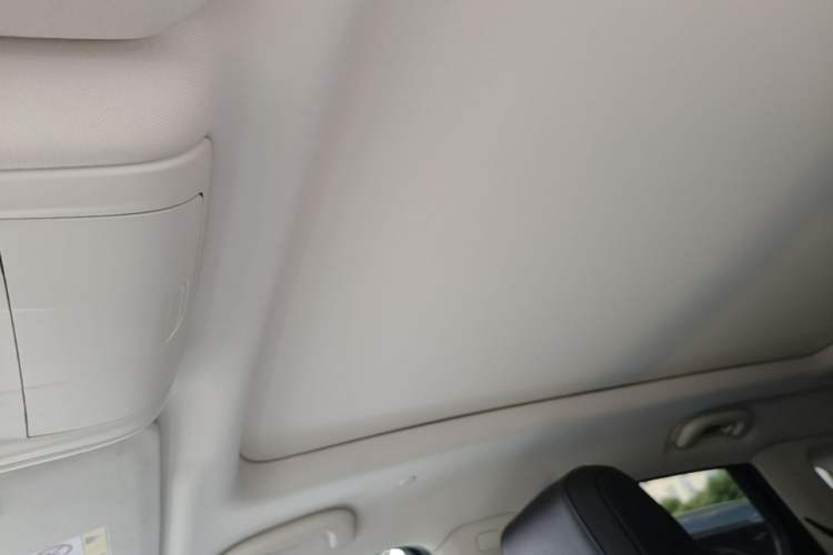 Used Cadillac XT5 2017 Anniversary Edition 25T Luxury Model Headliner
