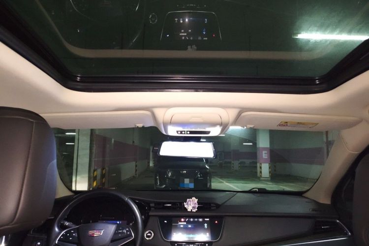 Used Cadillac XT5 2017 Anniversary Edition 25T Luxury Model Headliner