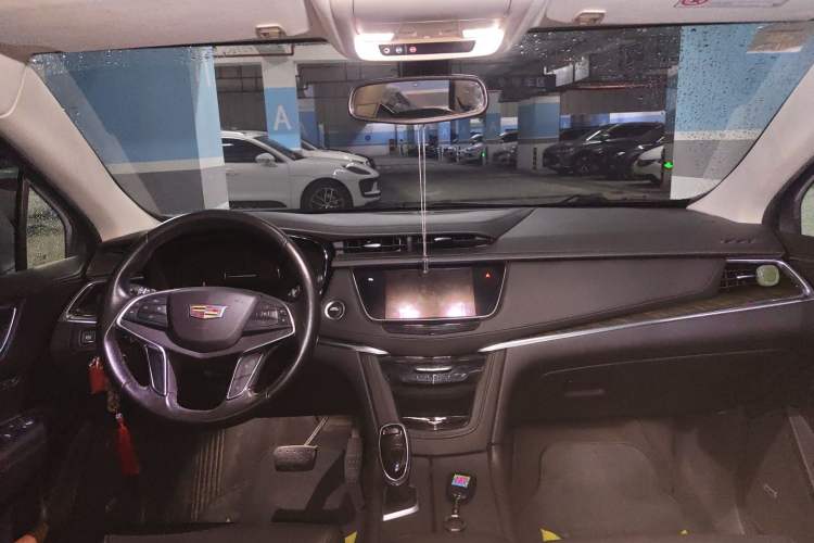 Used Cadillac XT5 2017 Anniversary Edition 25T Luxury Model Headliner