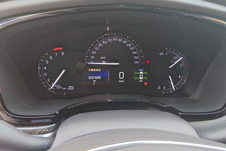 Used Cadillac XT5 2017 Anniversary Edition 25T Luxury Model Instrument Cluster