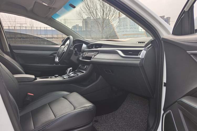 Used Cadillac XT5 2017 Anniversary Edition 28T Four-Wheel Drive Luxury Model Interior 1