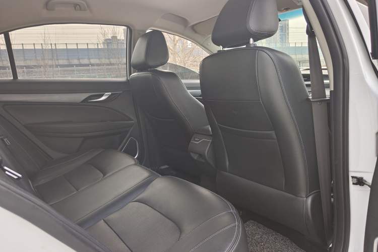 Used Cadillac XT5 2017 Anniversary Edition 28T Four-Wheel Drive Luxury Model Interior 2