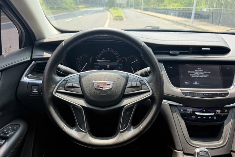 Used Cadillac XT5 2017 Anniversary Edition 28T Four-Wheel Drive Luxury Model Interior 7